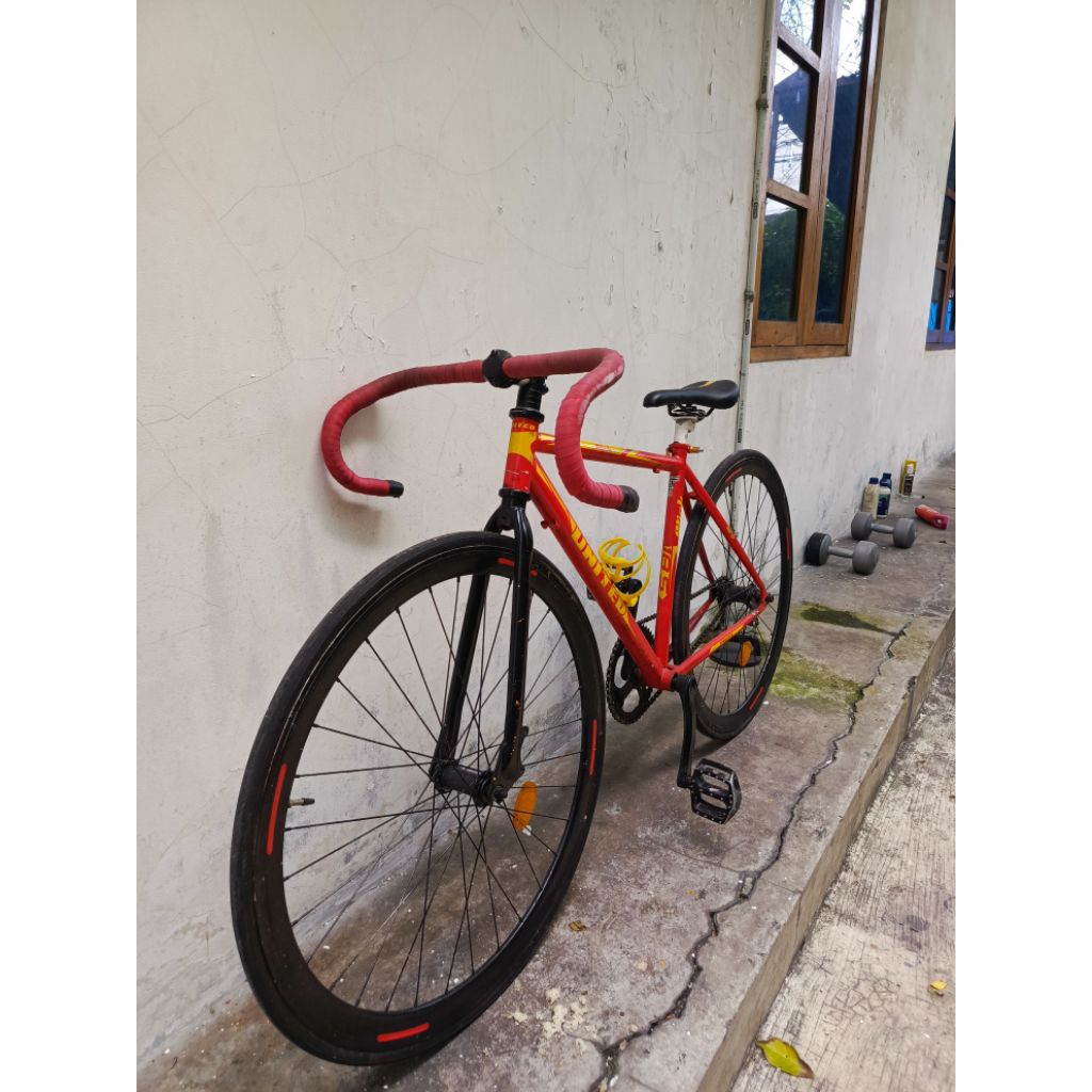 SEPEDA FIXIE UNITED SLICK 02