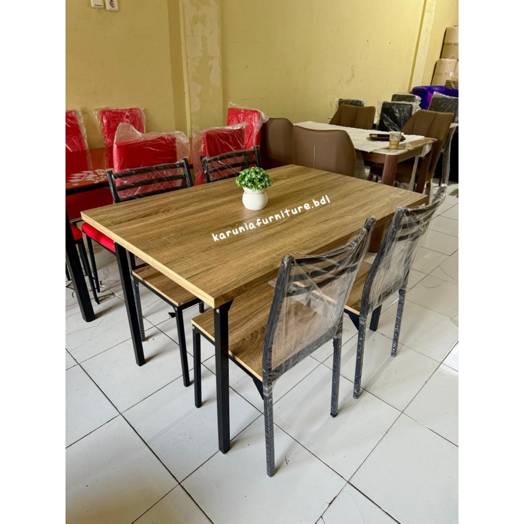 MEJA MAKAN DTM EIRA 4 KURSI MOTIF SERAT KAYU | FREE ONGKIR BANDAR LAMPUNG