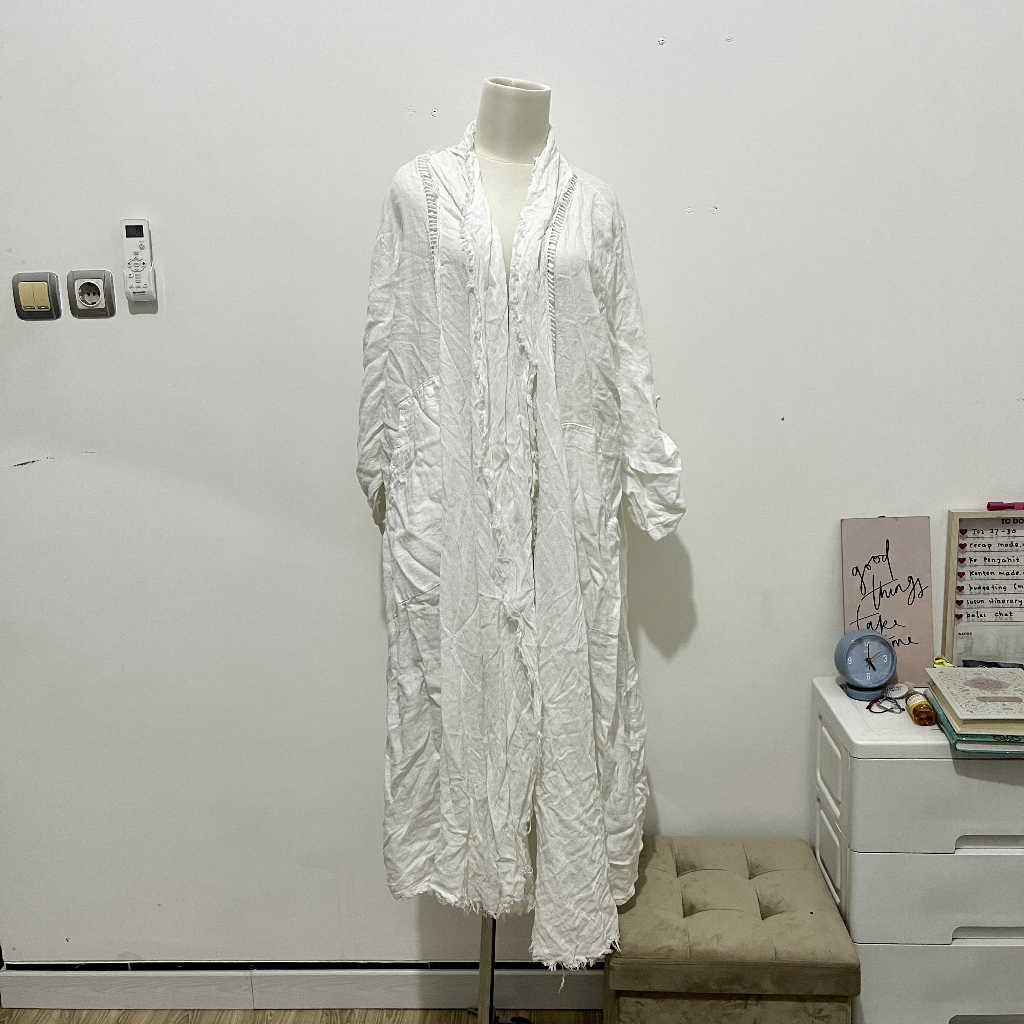outer putih pantai bohemian