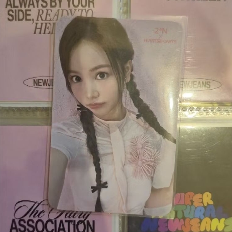 [official] Photocard Carmen Hearts2Hearts x 2an