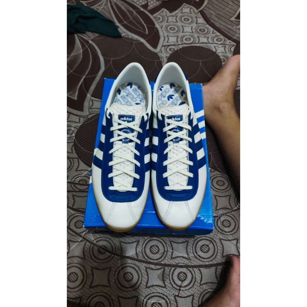 ADIDAS LONDON CW NOEL (USED)