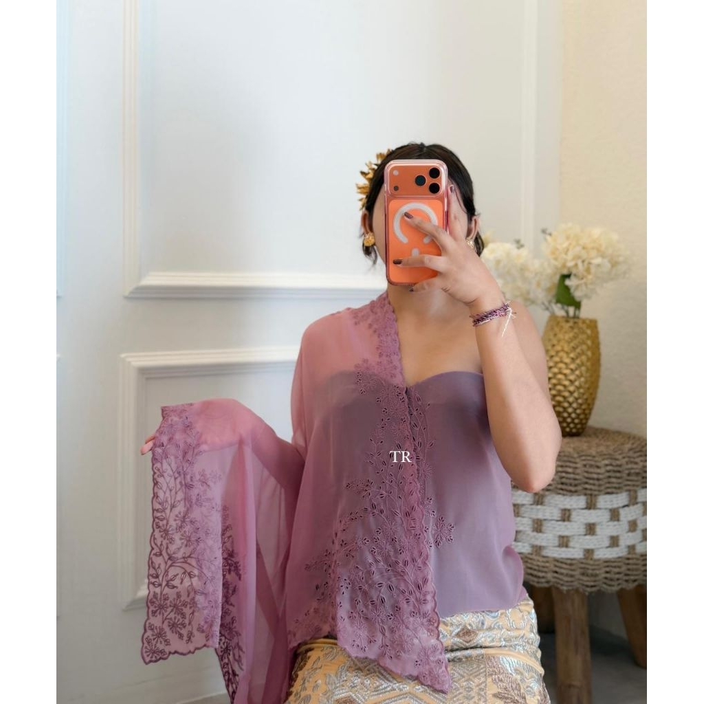 KAIN KEBAYA SUTRA CREPE BORDIR KERAWANG BUNGA