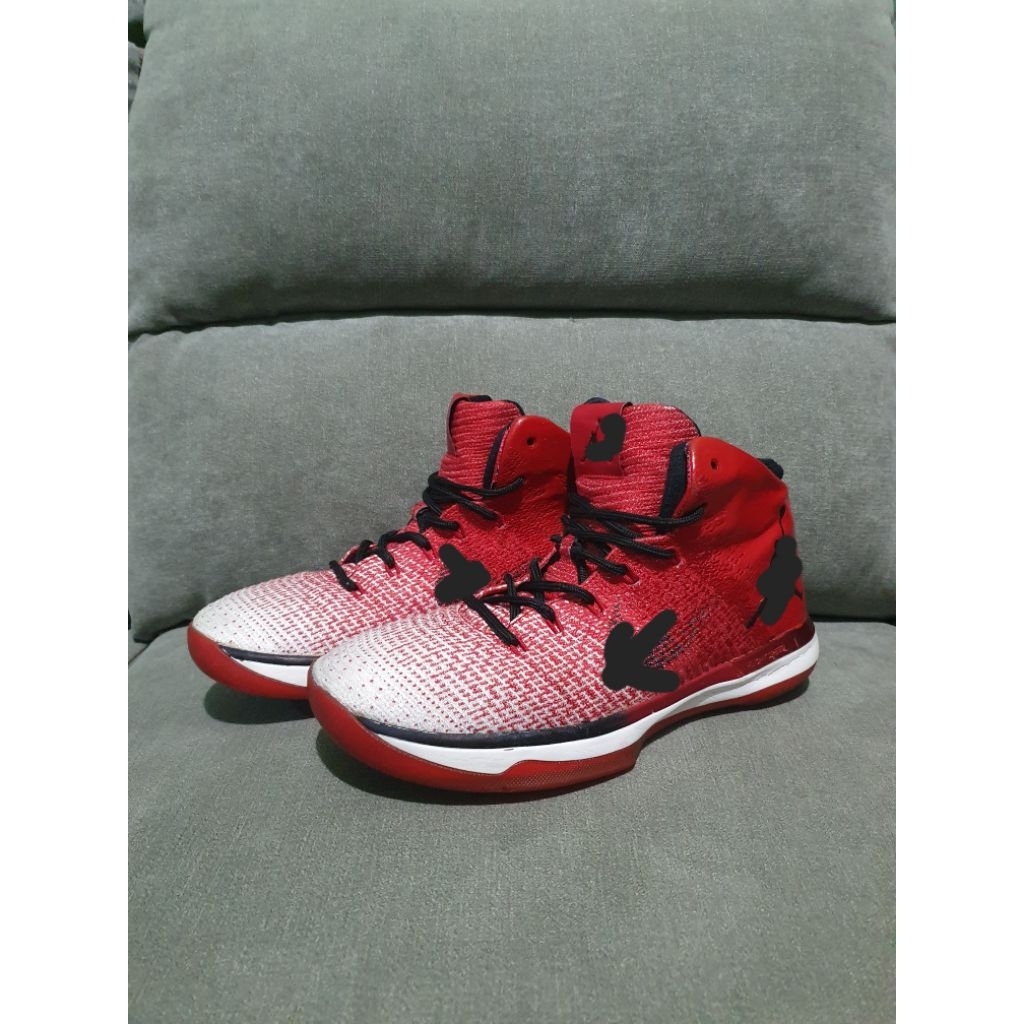Sepatu Basket Second (Size 43)
