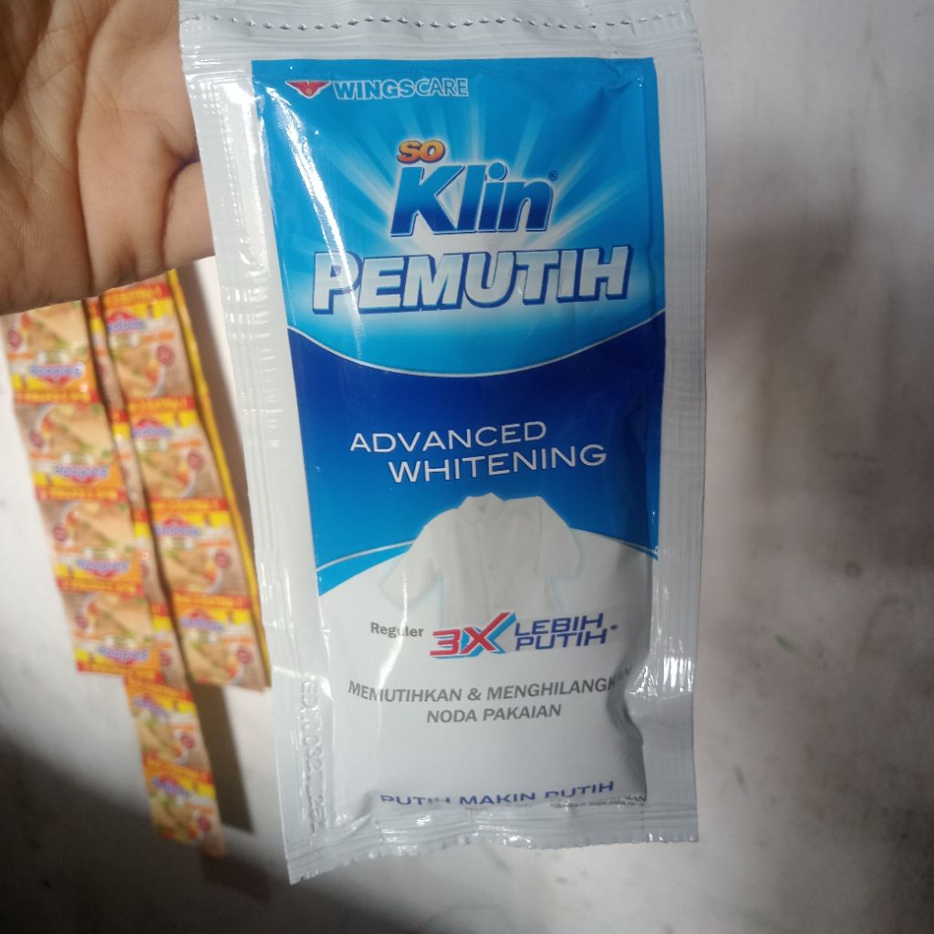 6 Sachet Soklin Pemutih Pakaian - Efektif Memutihkan, Desinfektan, Praktis Digunakan