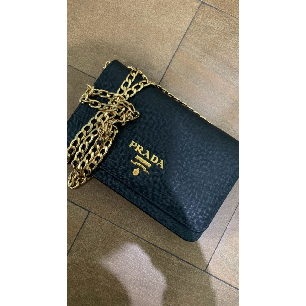 prada saffiano woc