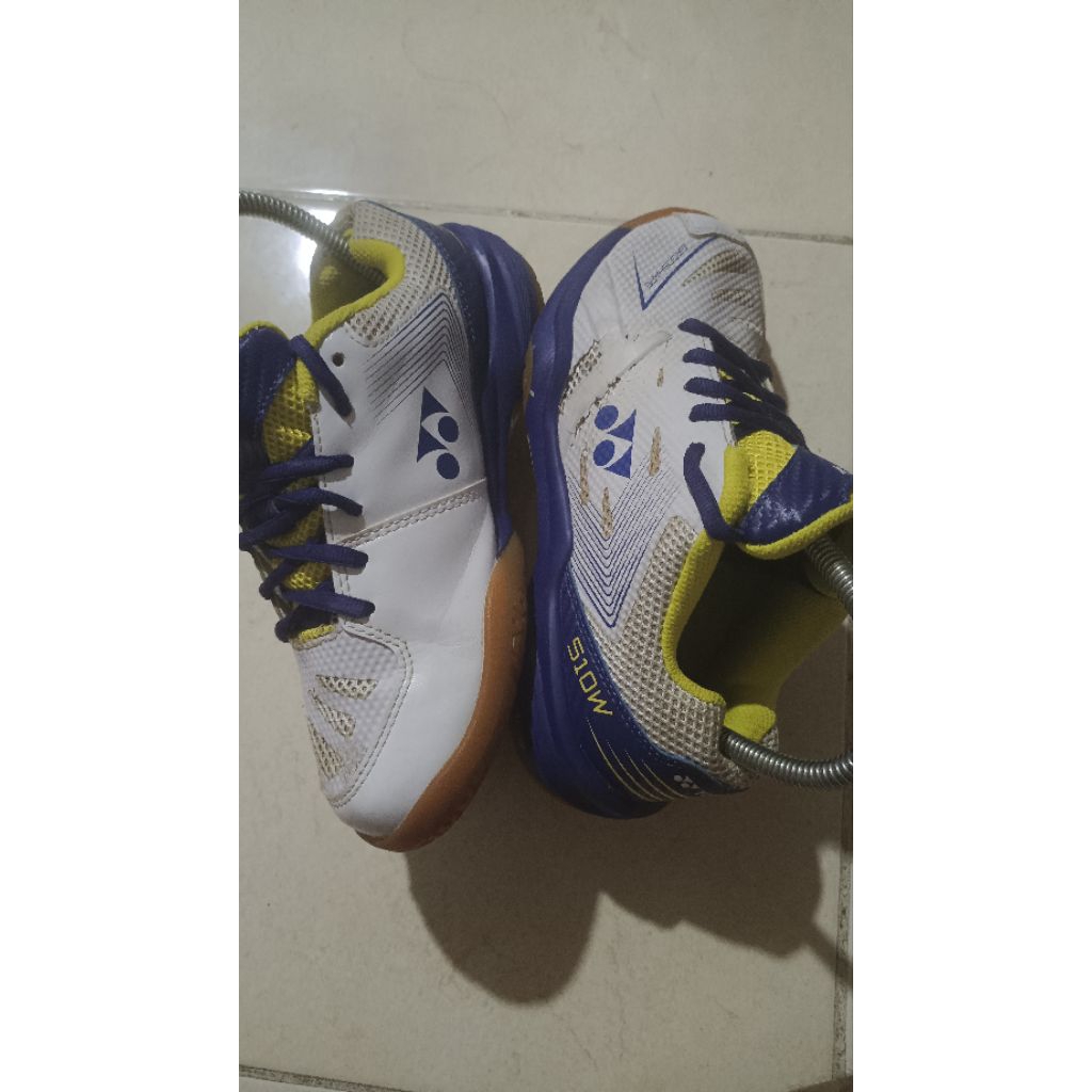 sepatu second badminton yonex white 37 23