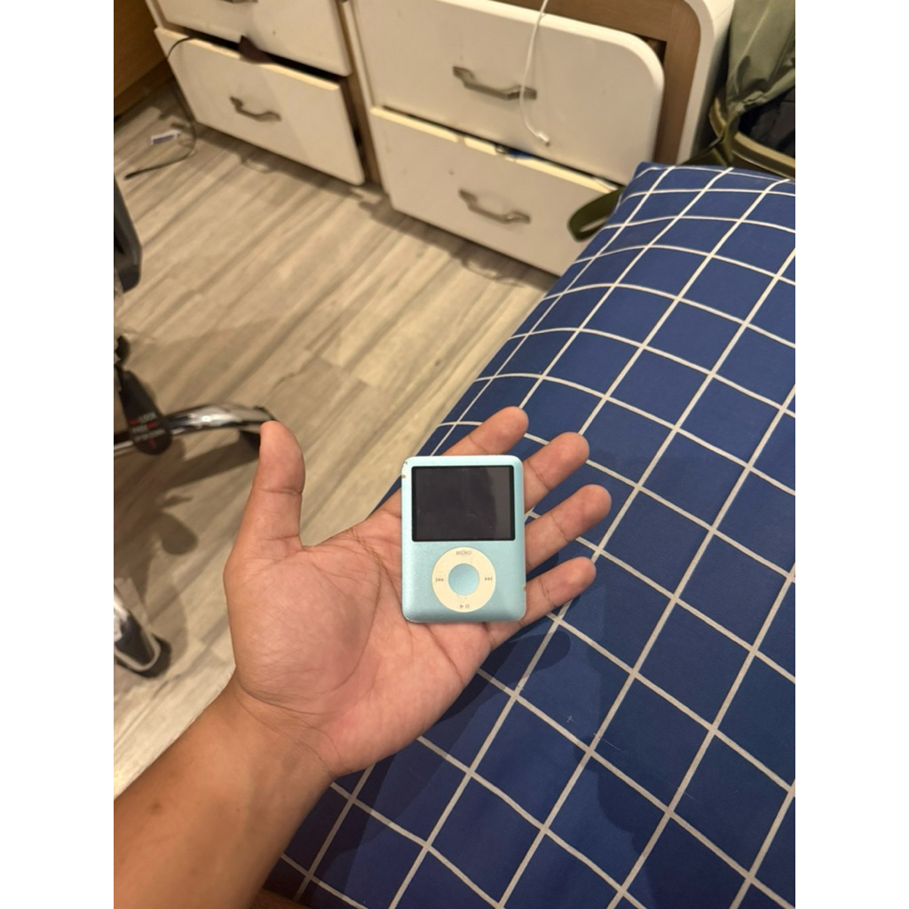 Ipod classic nano gen 3 8gb normal