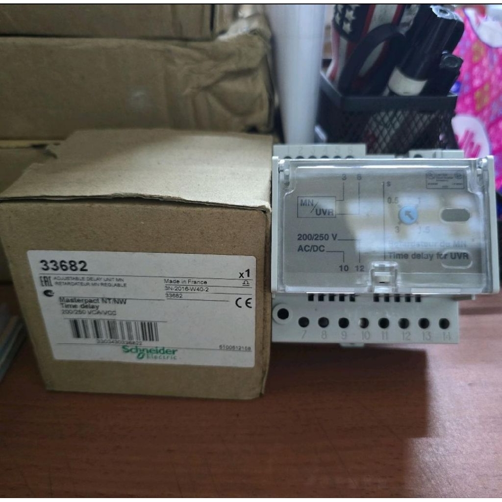 TIME DELAY SCHNEIDER MN UVR 33682 ORIGINAL