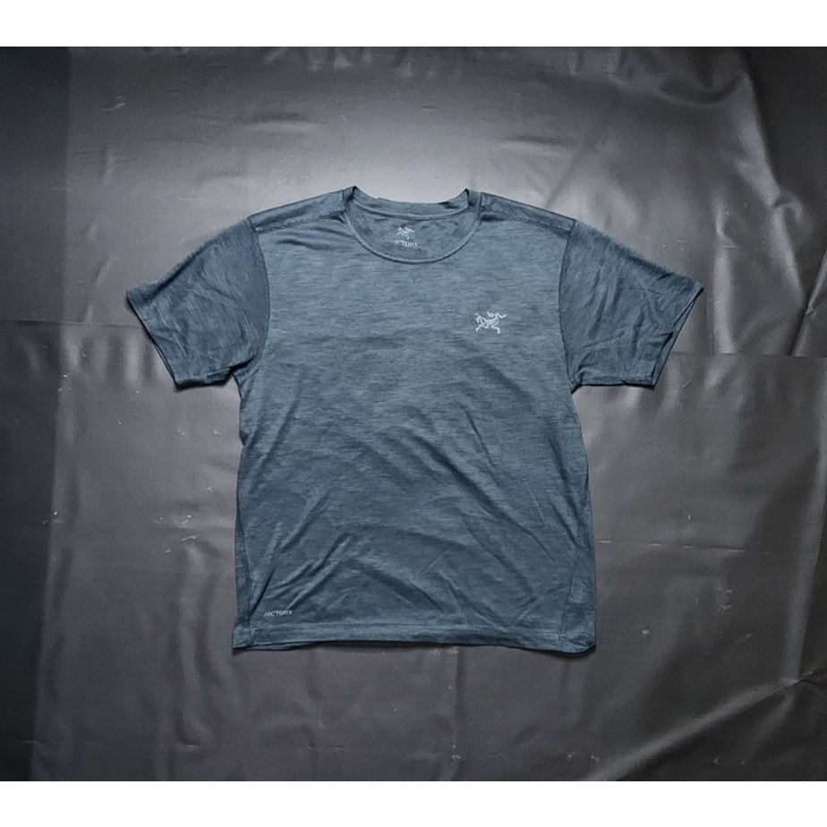Kaos Arc'teryx Original Dry-Fit Biru Abu – Ringan, Adem & Cepat Kering