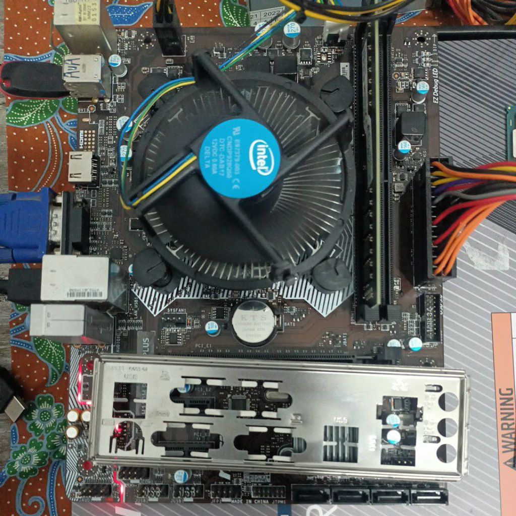 MSI H110M PRO-VH PLUS i5-6500 RAM DDR4 4GB - Satu Paket