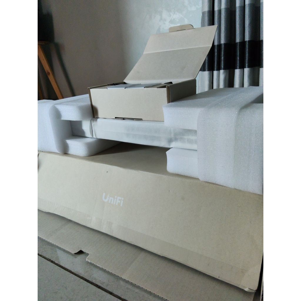 ubiquiti unifi switch 24 port poe gen2 new