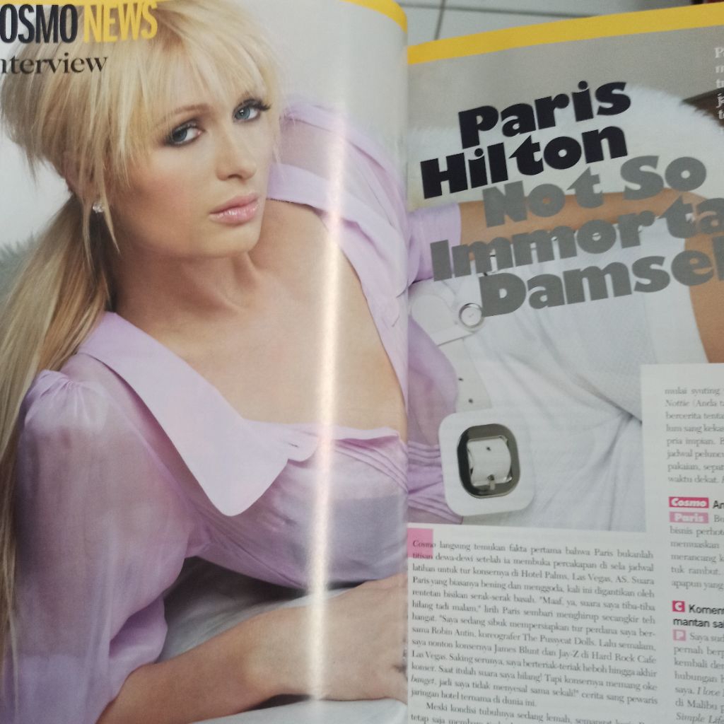 Majalah Cosmopolitan Paris Hilton, Evan Sanders, Julie Estelle, dll.