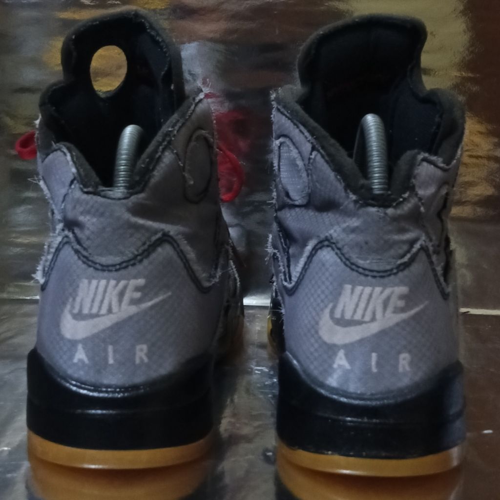 Air Jordan retro 5 x offwhit3 size 43