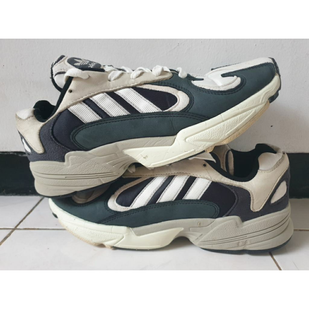 SEPATU SECOND BRAND ADIDAS