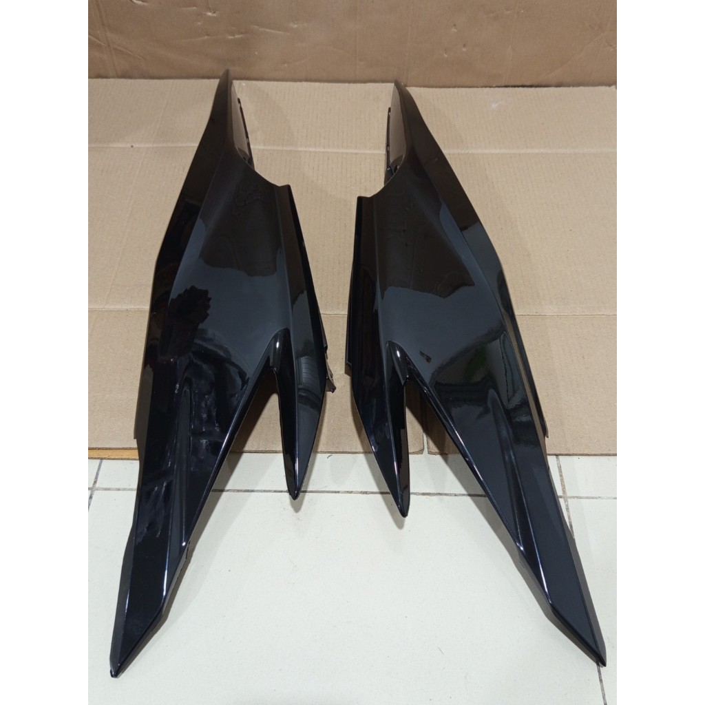 Cover Body Belakang Honda Vario Techno 125 Bodi Samping Vario Techno 125 KZR HITAM Tenshi