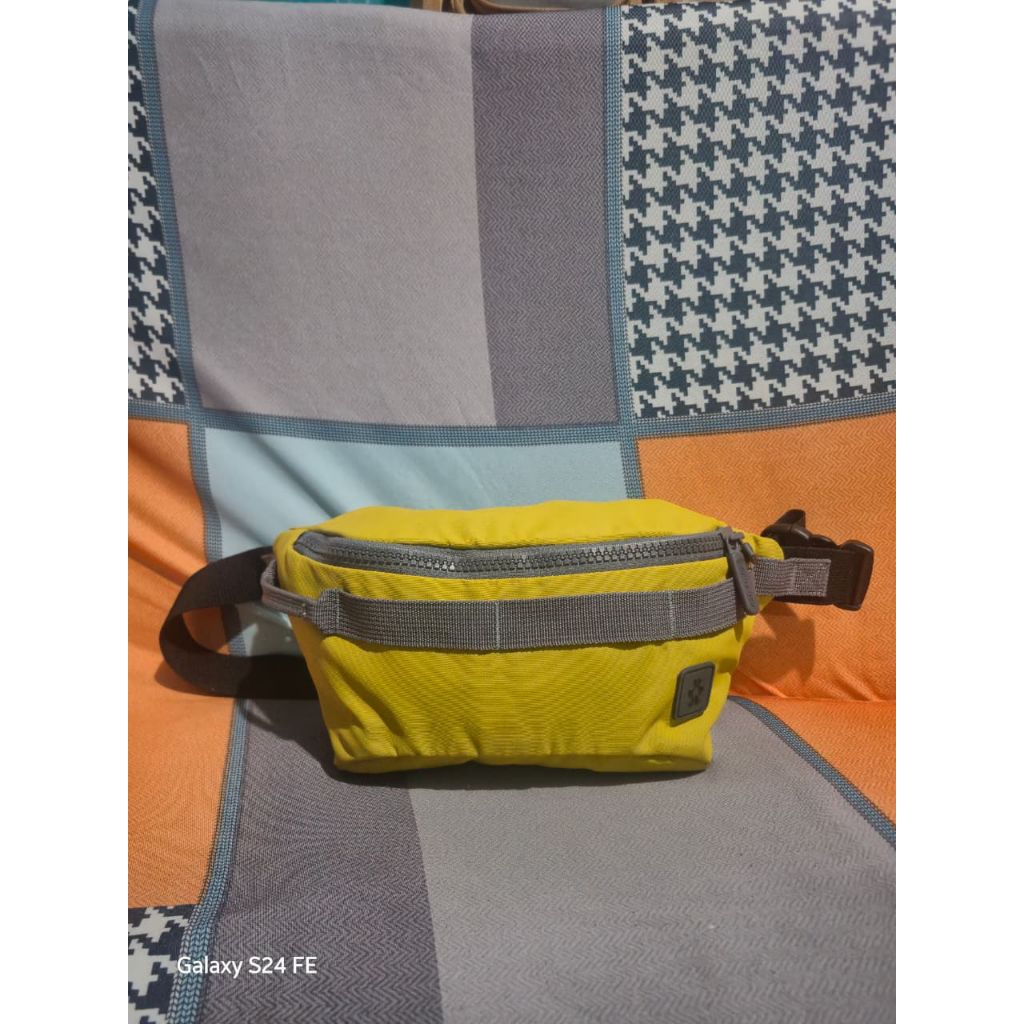 Tas Weistbag Pinggang Crumpler