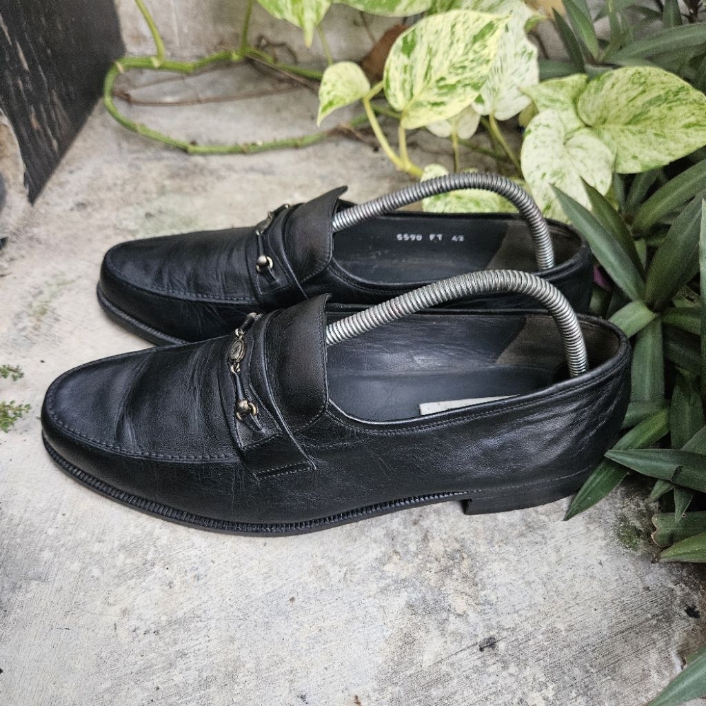 sepatu loafer second mario minardi size 42(26,5cm)