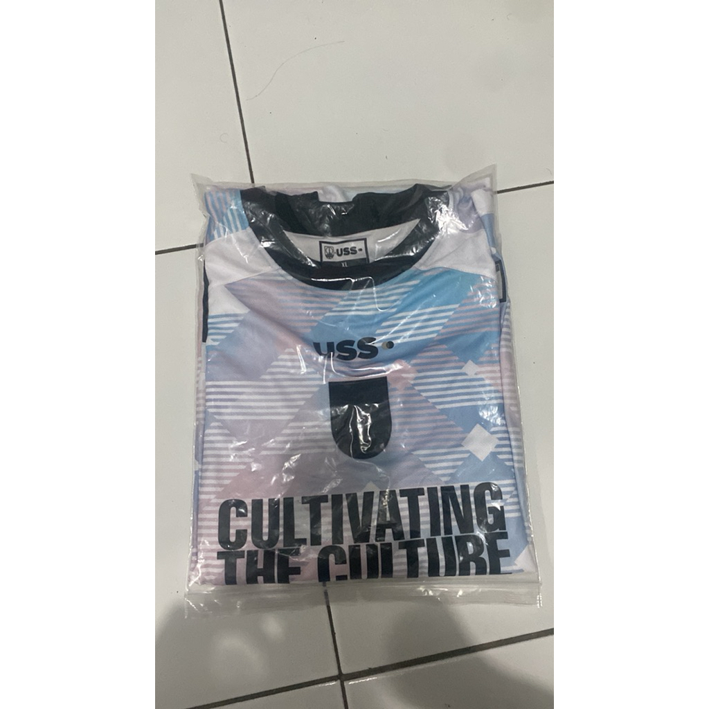Jersey Persis Solo x USS