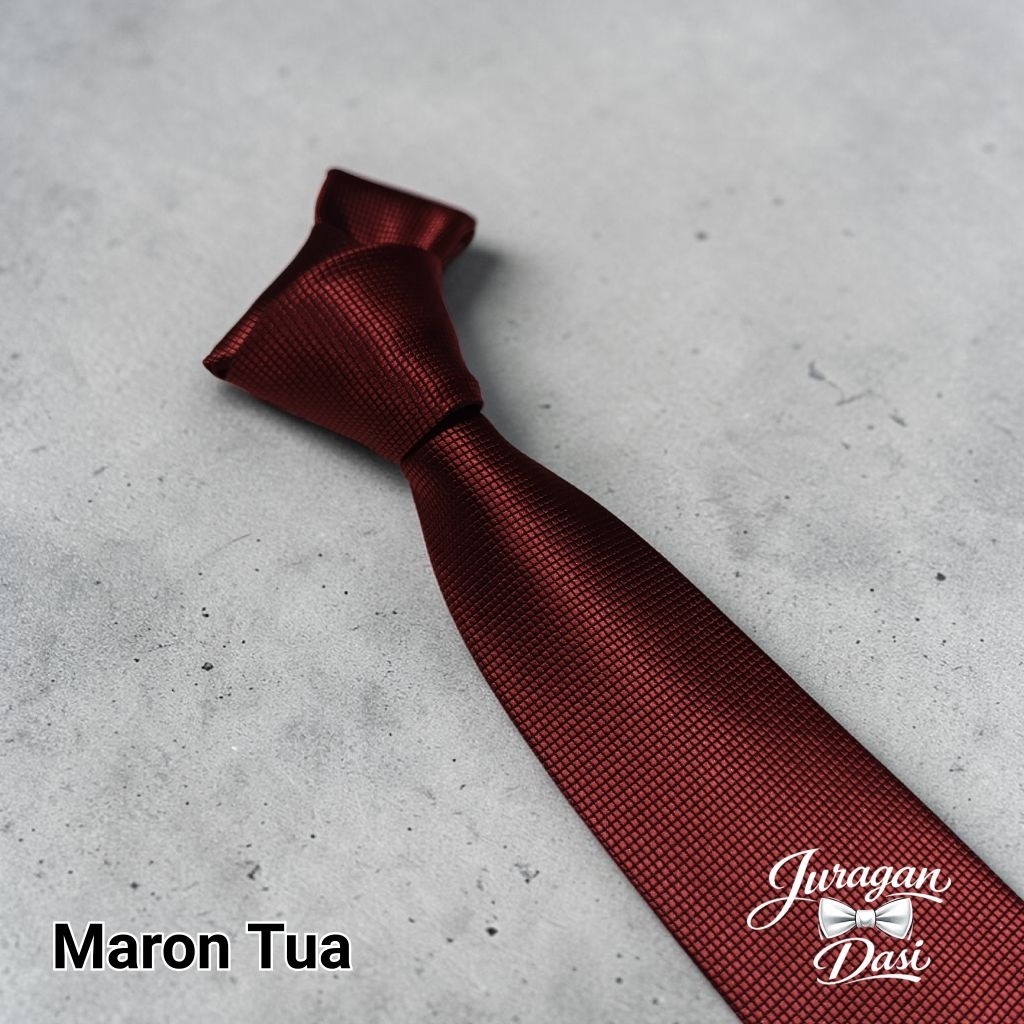 Dasi Pria Maron Tua Dasi Motif Kotak Halus
