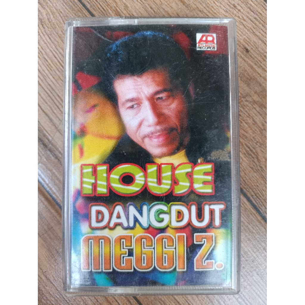 kaset pita house dangdut MEGGI Z