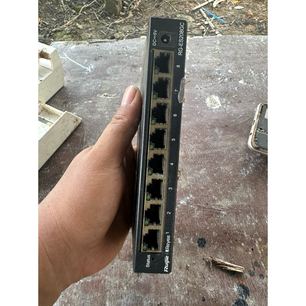 RG ES 208GC switc Managble 8 port bekas