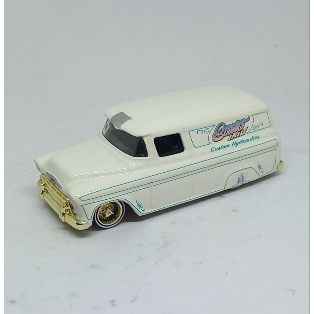 jada toys 1957 57 chevrolet chevy suburban street low loose diecast 1/64 (t)