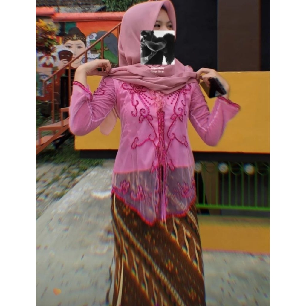 Preloved Kebaya Pink
