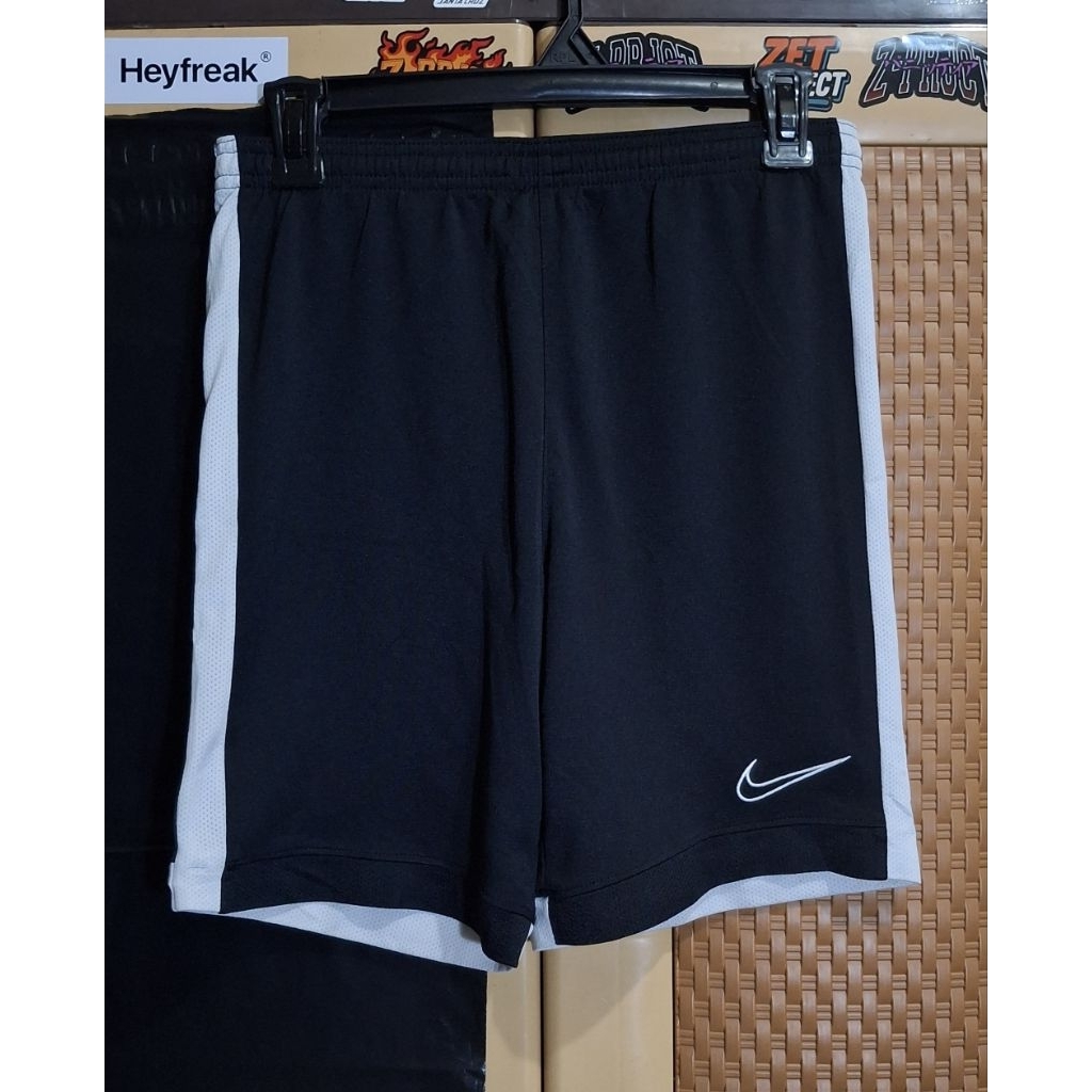 Short Pants / Celana Pendek Nike - Bekas Second