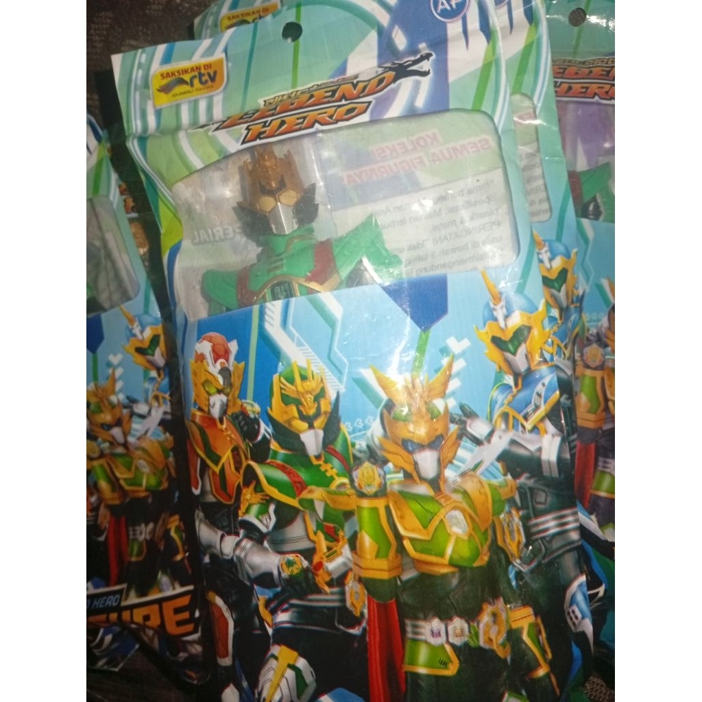 FIGURE . LEGEND HERO. GANWU