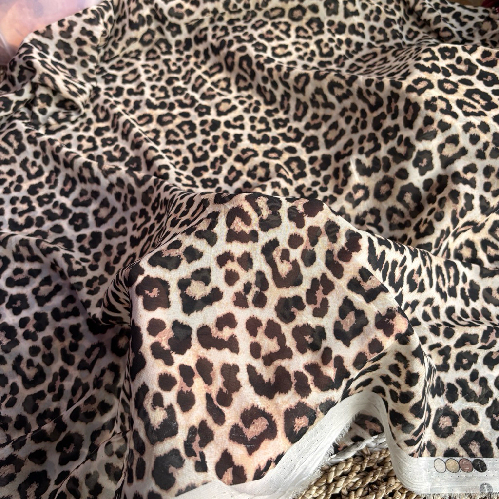 Kain Bahan Sifon Ceruty Motif Leopard Macan Tutul Premium - Bahan Ceruti Import Mewah Lembut Flowy U