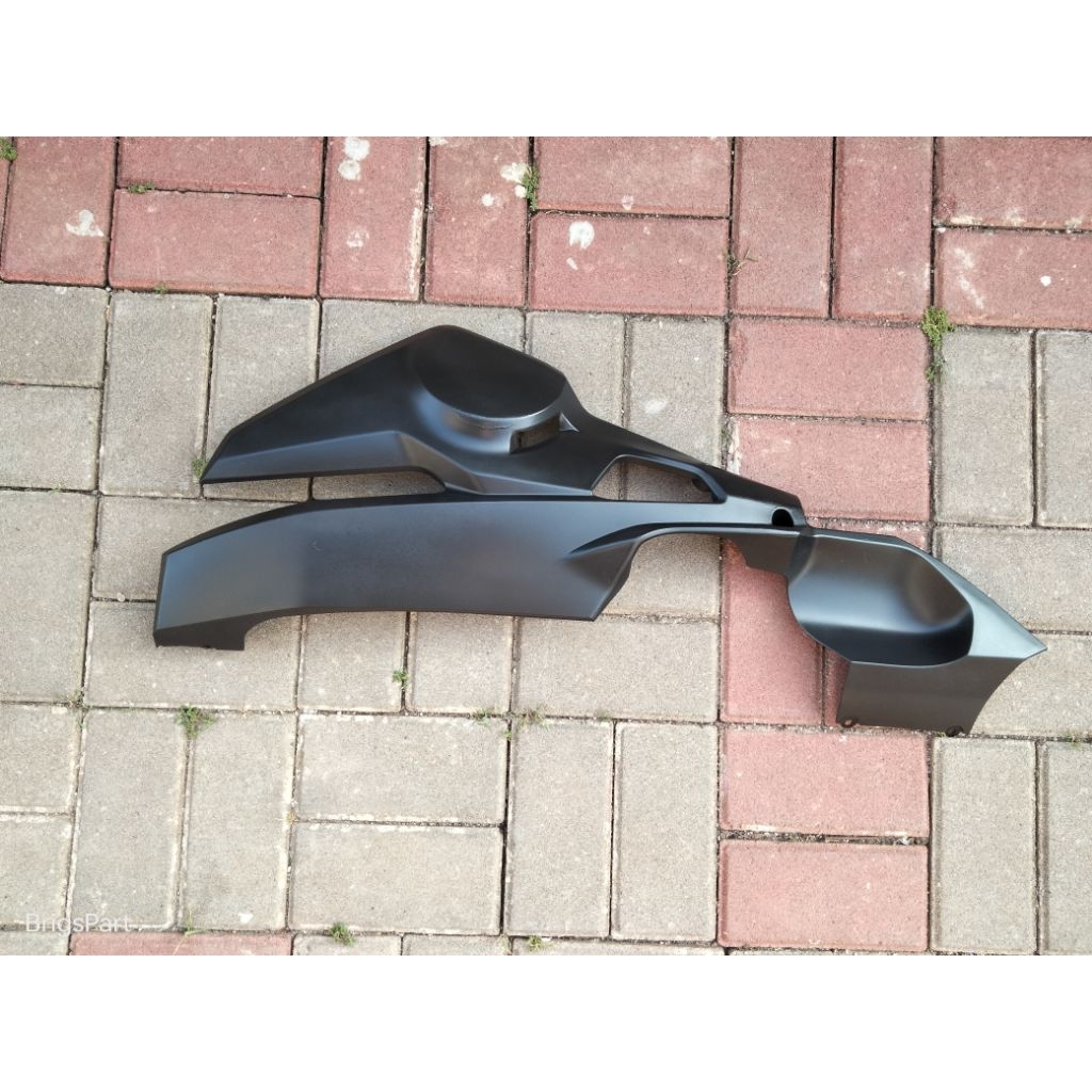 undercowl cowl sambungan fairing sayap bawah kiri cbr250rr cbr 250rr hitam doff original