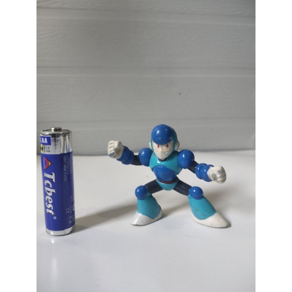 dijual murah Mainan anak Action figure karet vintage Megaman v crystal seri megaman 2 mulus sesuai f