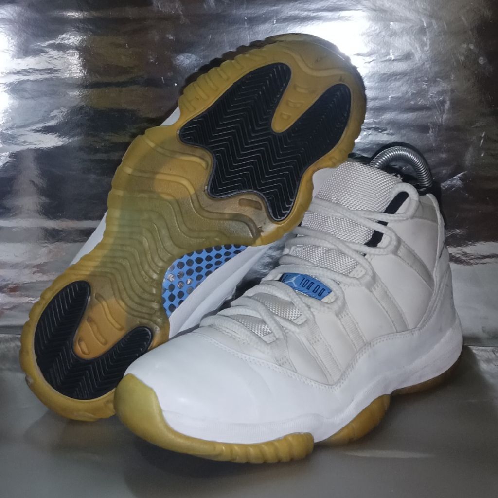 Nike Air Jordan 11 Retro in the 'Legend Blue' size 41