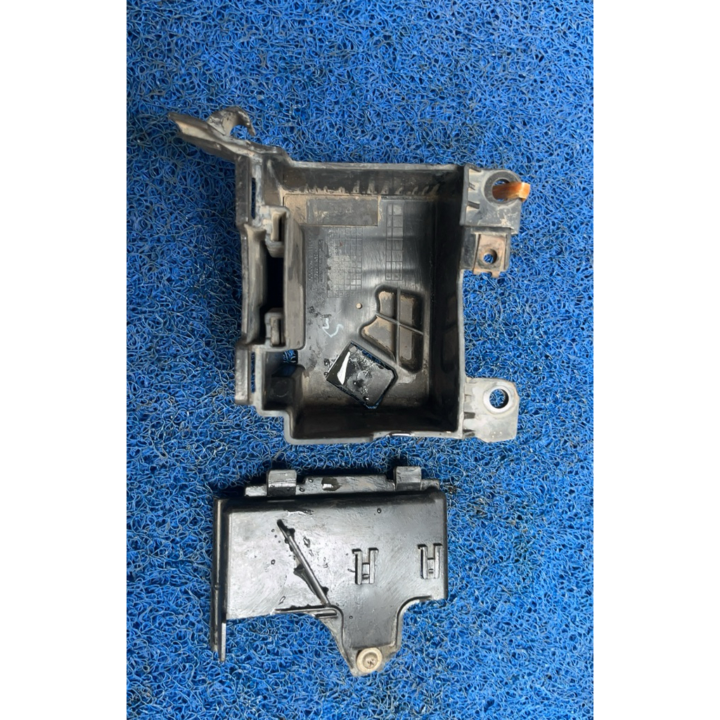 BOX AKI SET TUTUP ORIGINAL HONDA SUPRA X 125 HELM IN