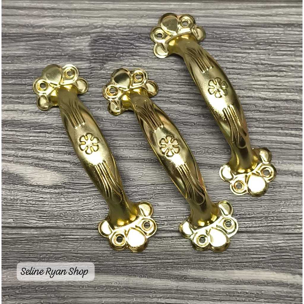Tarikan Laci / Handle Pintu Lemari Motif Bunga Warna Gold 4"