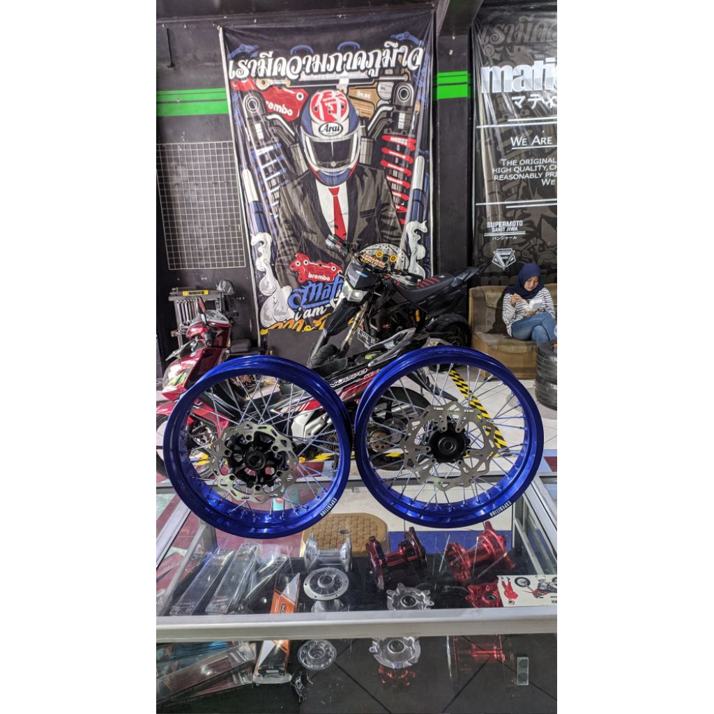 WHEELSET SUPERMOTO CRF150 VELG EXPEDITION SCARLET TROMOL SCARLET 2TONE