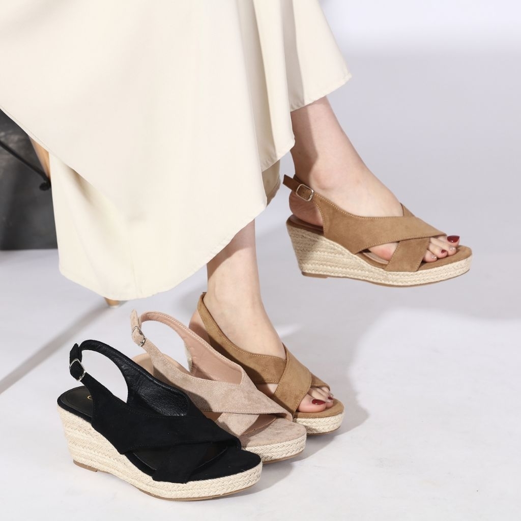 Canmore:New Model Sandal Wadges tali wanita Original import
