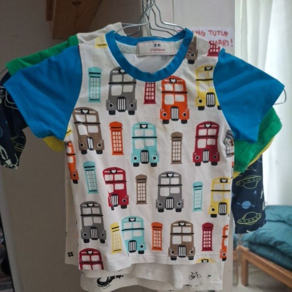 Kaos bayi boy t-shirt motif London Bus preloved