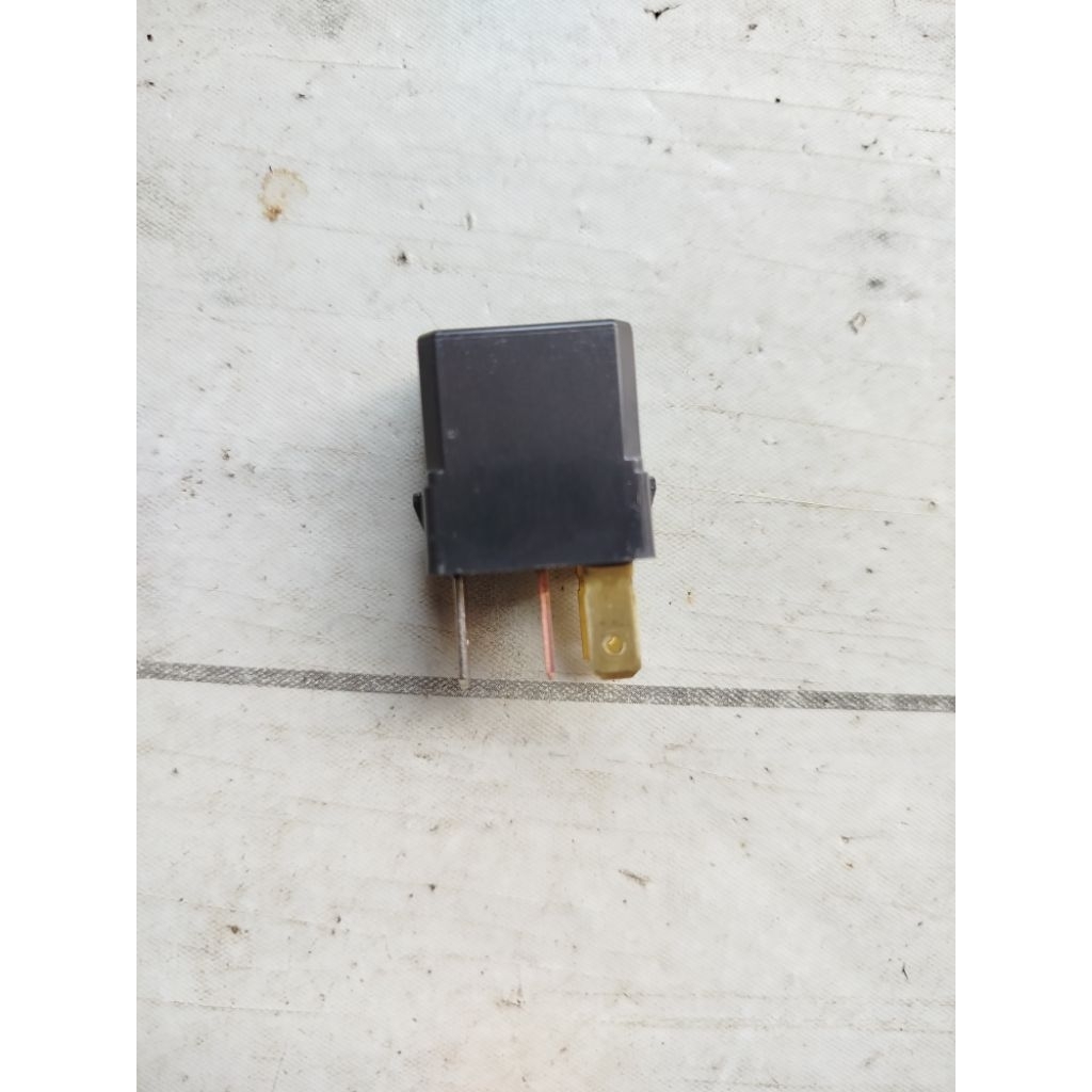relay kaki 4 NAIS 12V