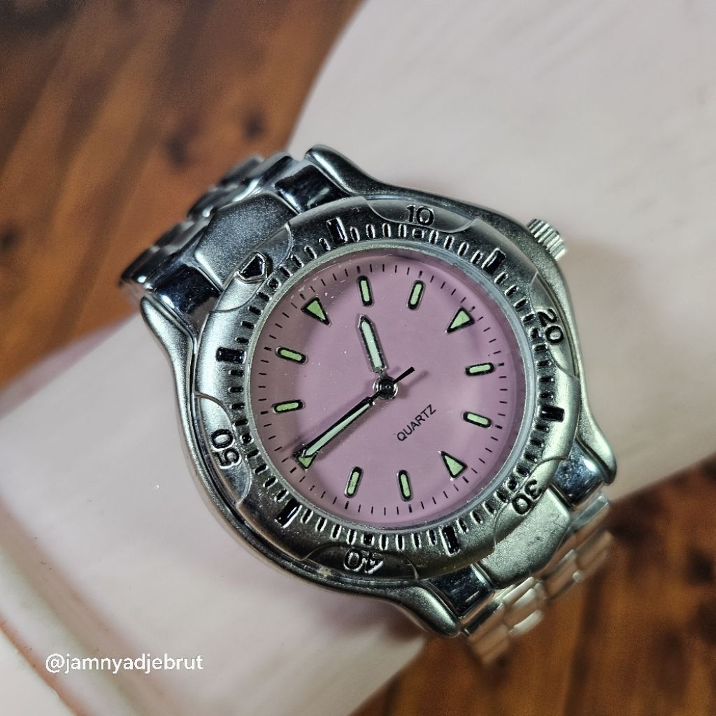 Jam Diver Vintage Nobrand Grey Pink Bekas