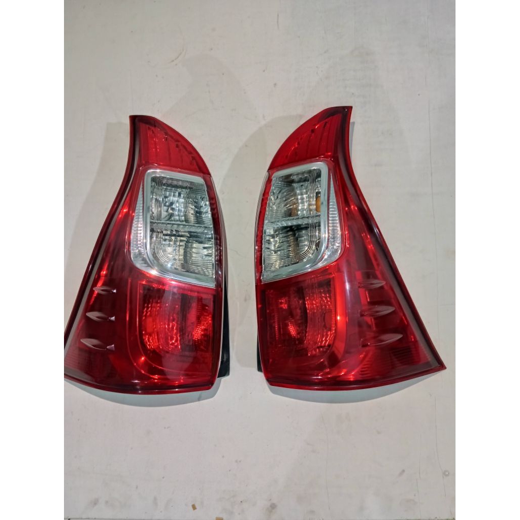 STOPLAMP/LAMPU BELAKANG AVANZA SIRIP 2013-2018