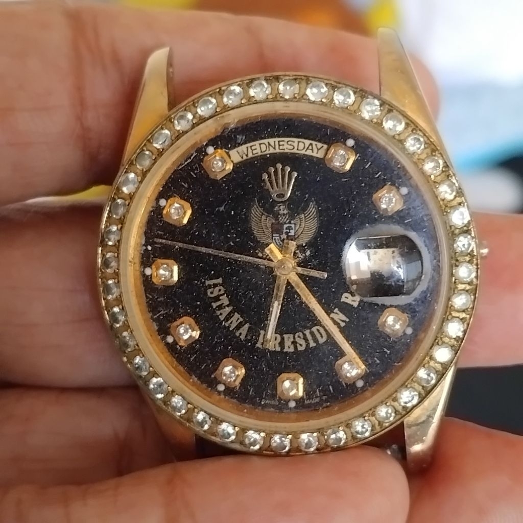 Jam Vintage Day-Date ‘Istana Presiden RI’ Dial Garuda – Gold Tone Diamond Bezel – Automatic (OFF) Me