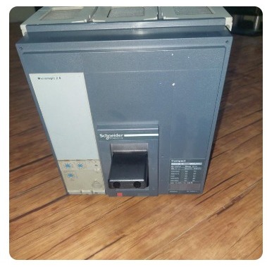 SCHNEIDER MCCB NS800N 800A 3P BUSBAR BELAKANG /MCCB UNTUK KAPAL 800A