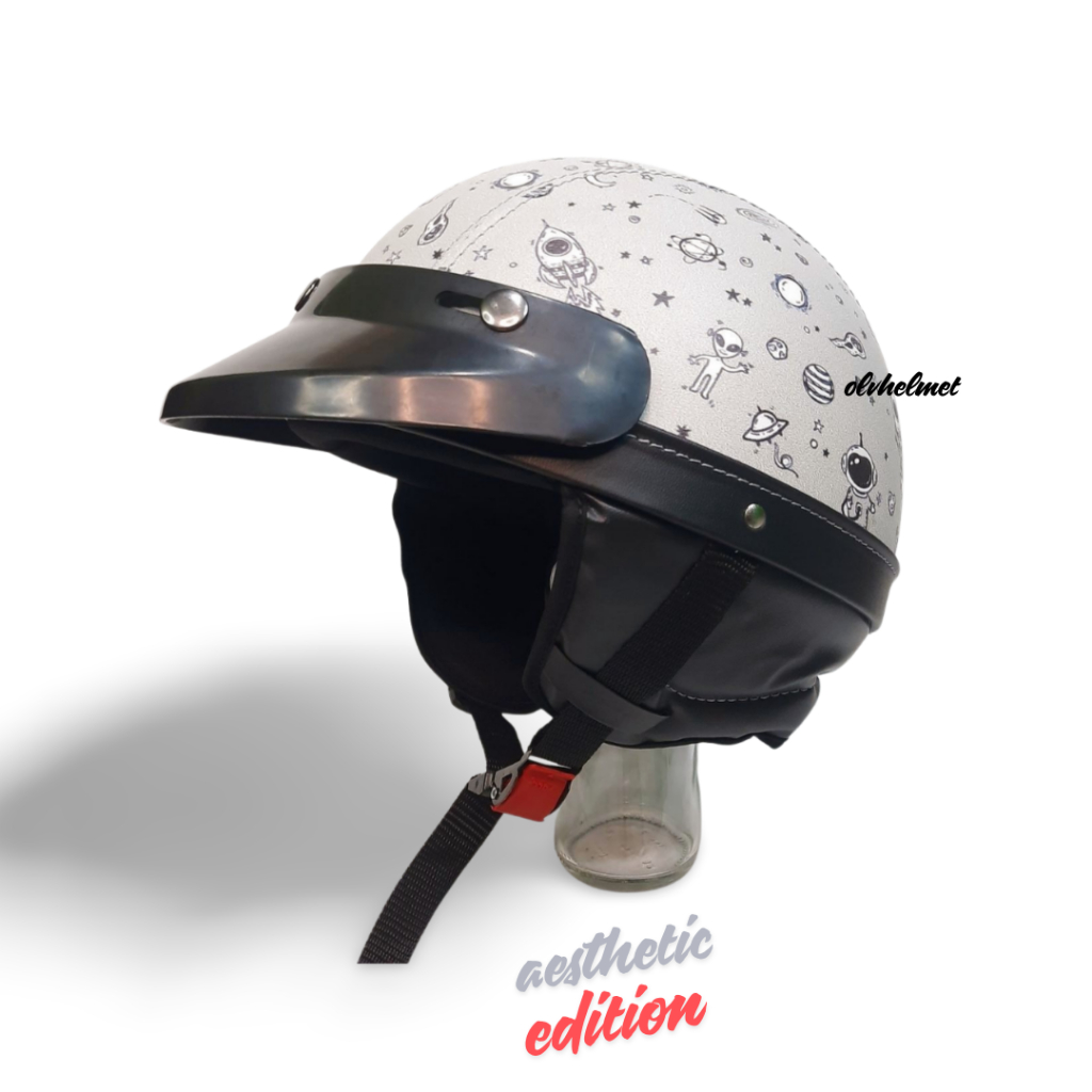 HELM RETRO CHIPS WANITA MOTIF AESTHETIC PET PENDEK