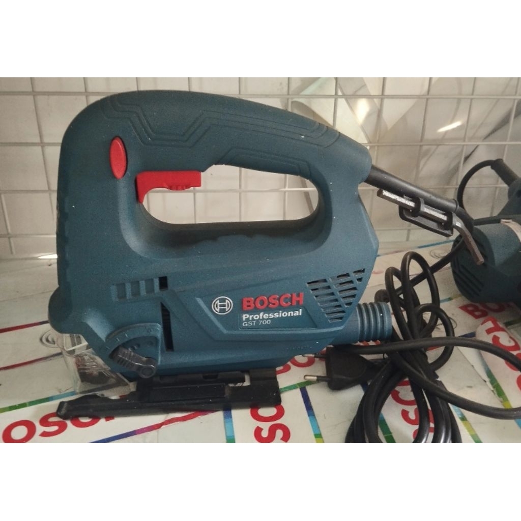 Bosch mesin jig saw GST 700