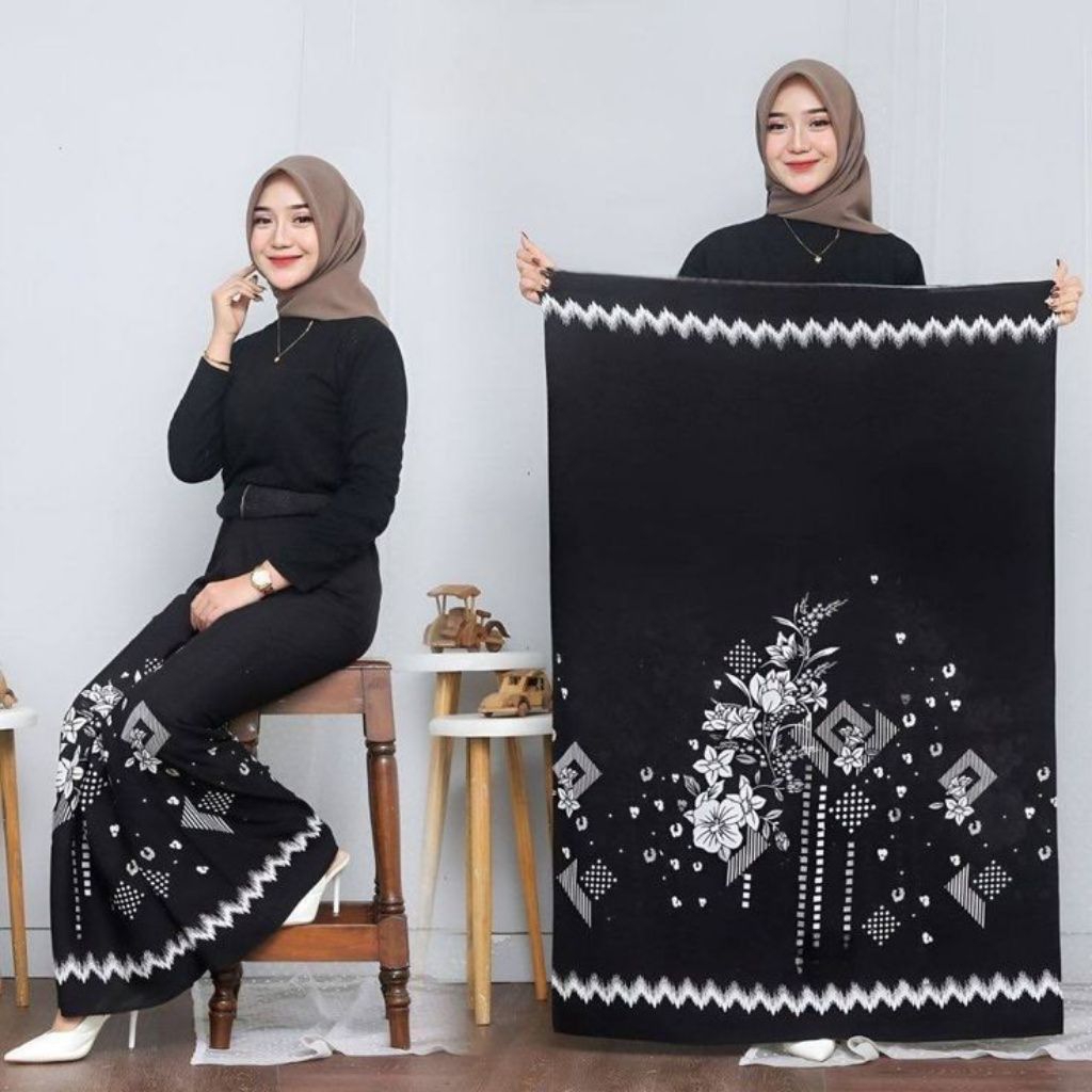 Sarung Santri Wanita Motif Batik warna Hitam