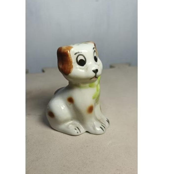 patung anjing keramik vintage