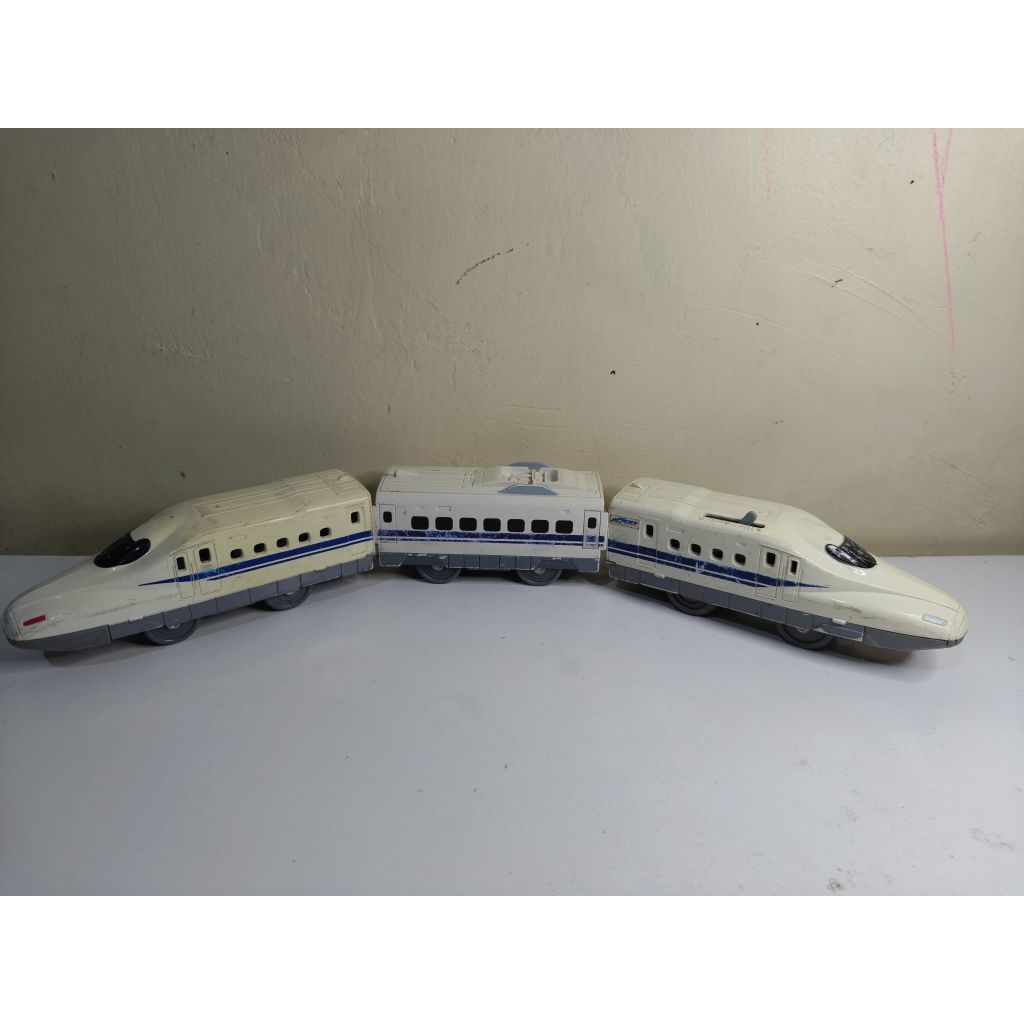 Kereta Shinkasen Takara Tomy Elektrik On