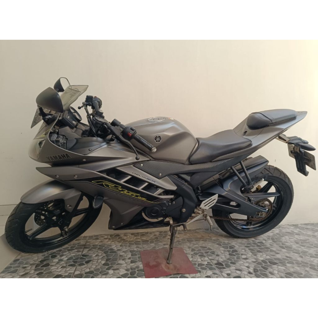 Motor yamaha R15 bekas second 150cc tahun 2016 (area surabaya)