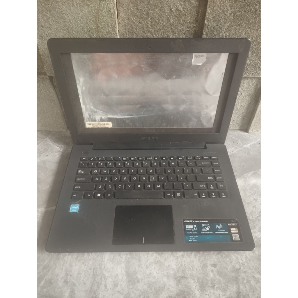 casing laptop asus X453S bekas pakai mulus banyak bonusnya